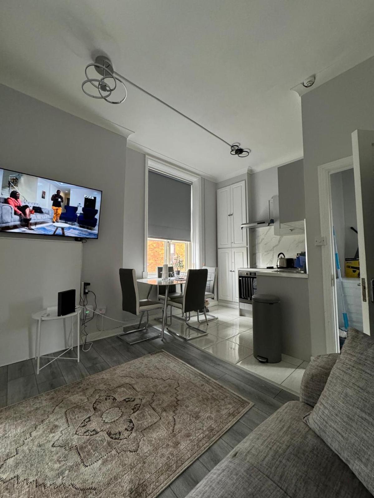 Modern 2-Bedroom Apartment-Dublin City Exterior foto
